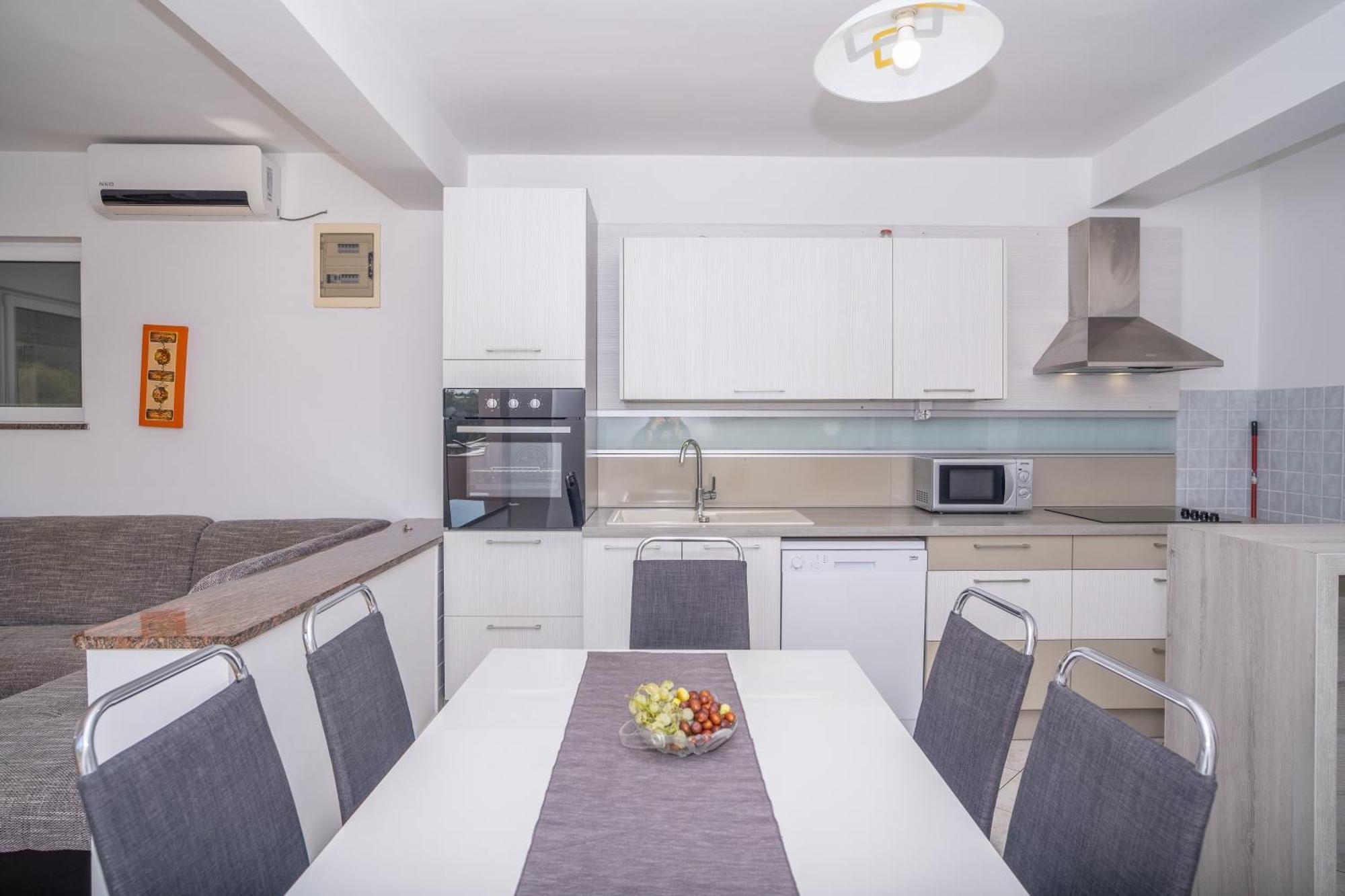 Apartment Bura Šibenik Exteriör bild