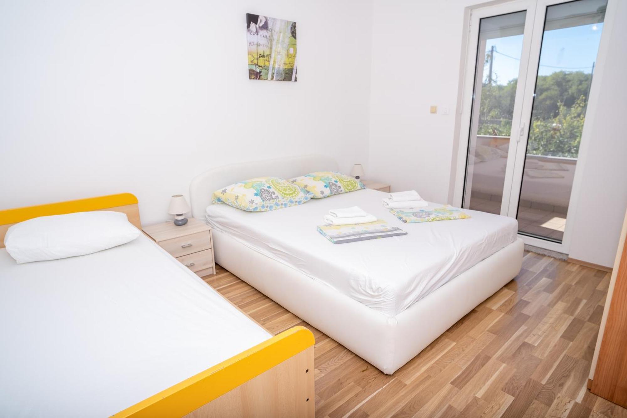 Apartment Bura Šibenik Exteriör bild